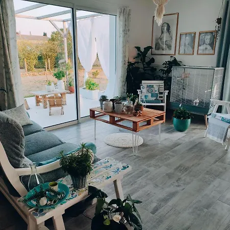 Homestay Les Soleils De La Loire *